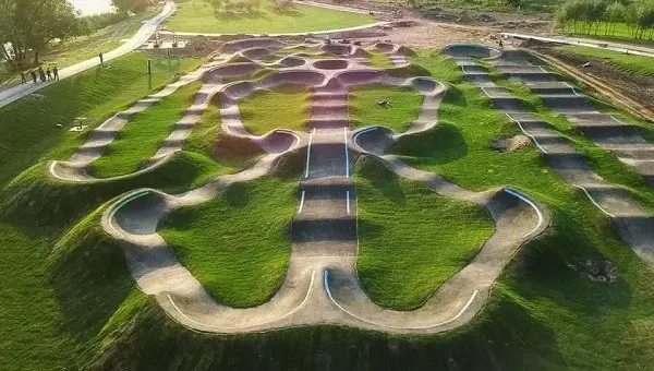 Pumple track